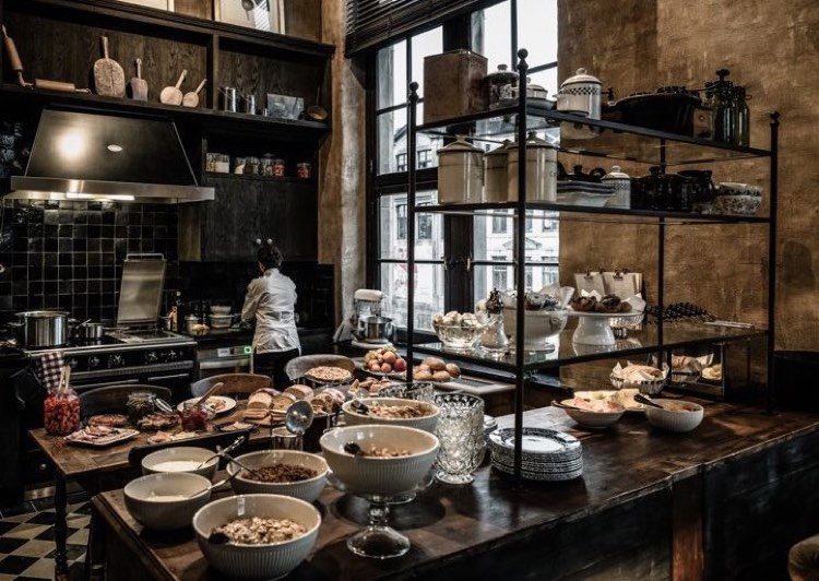 1898 Porter’s house launches in Ghent, Belgium 8 1898 The Post The Kitchen 5 2