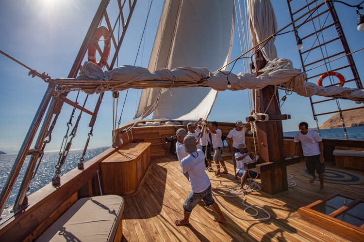 In Celebration of World Manta Day, Prana by Atzaró Spotlights Raja Ampat's Magic Mountain 6 Prana by Atzaro Yacht Onboard 69